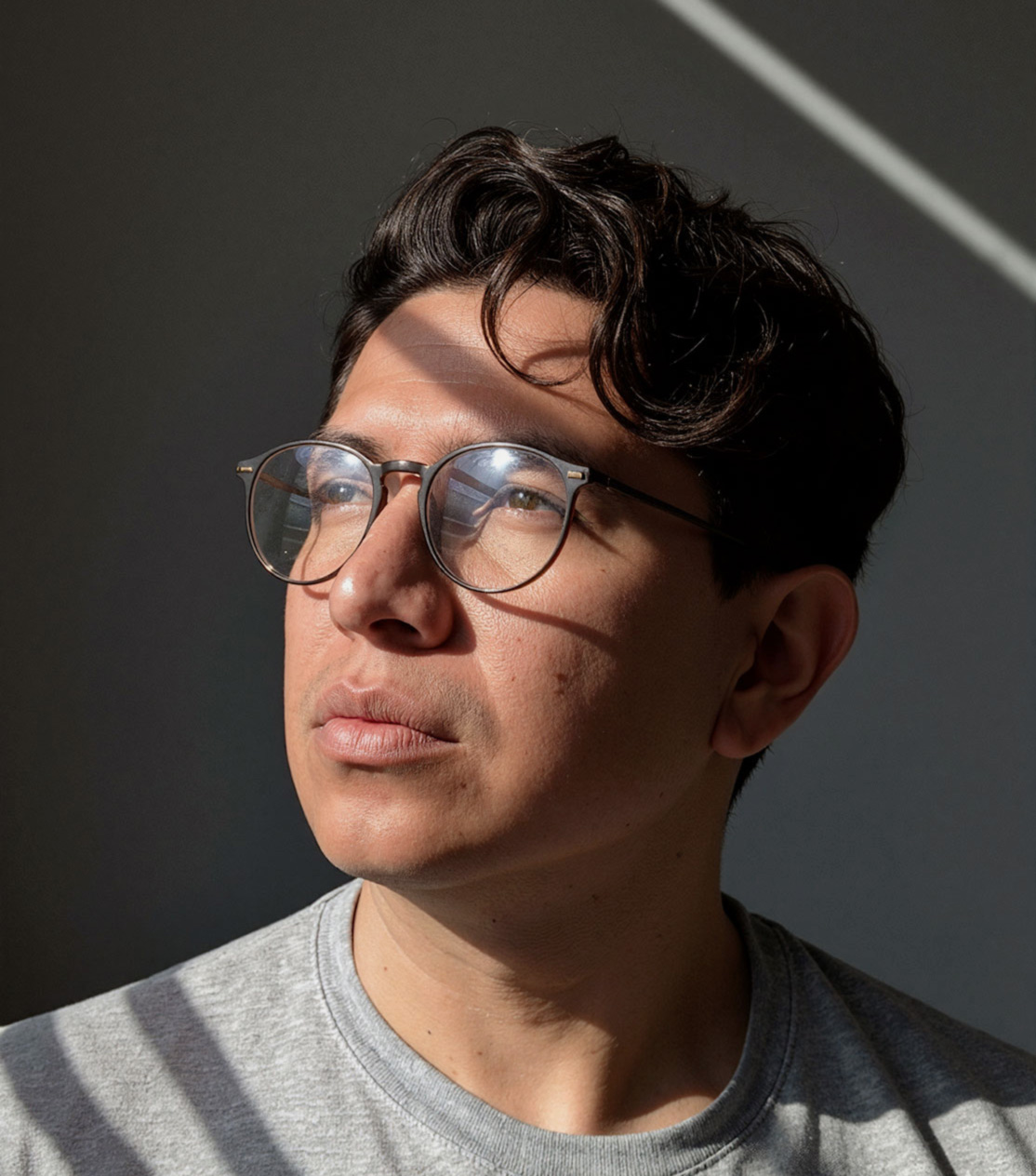 Personal photo of Israel Paucar, VFX Artist, Houdini artist.